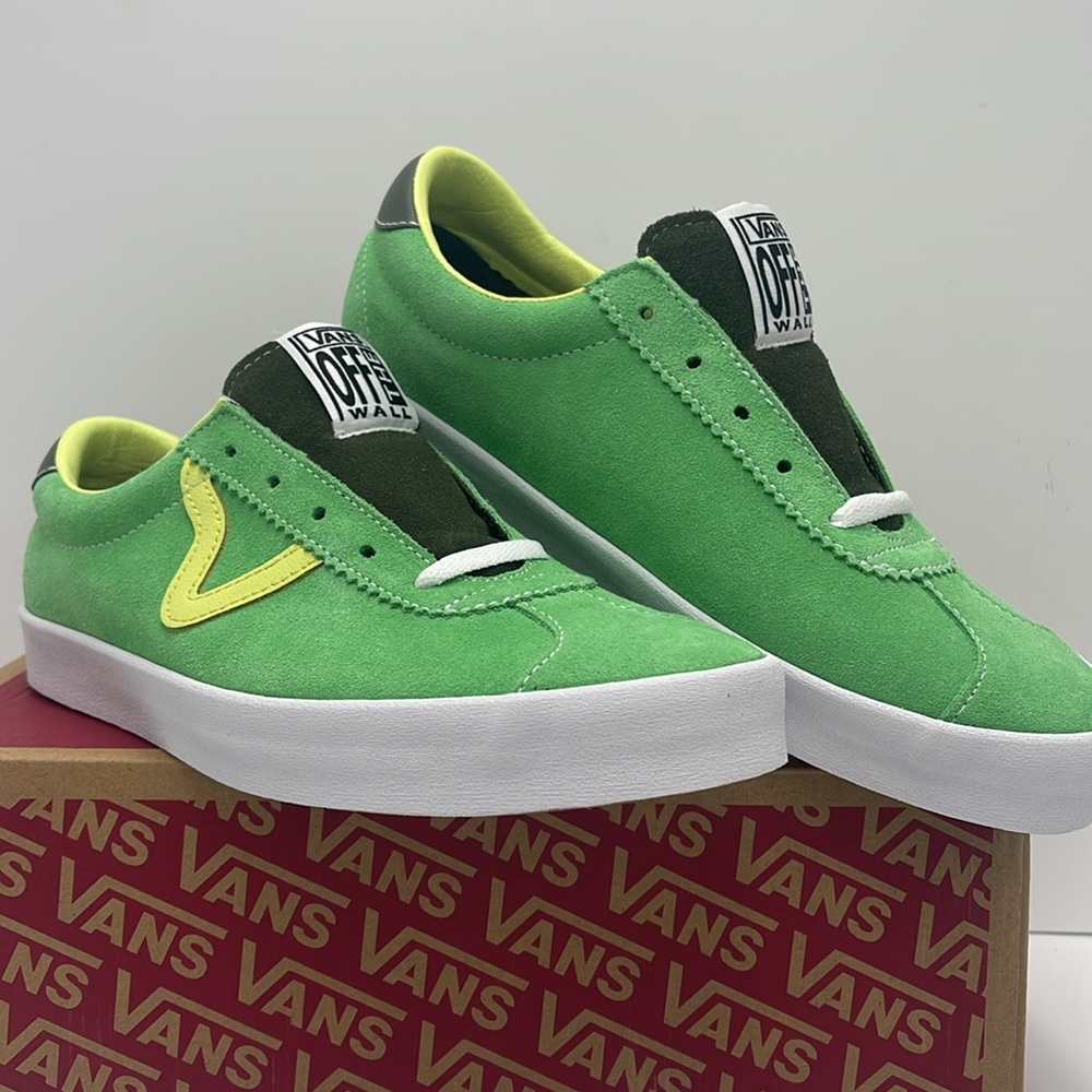 Vans MEN’S Sport Low Sport Pop Green
VN000CQRCX2
Sneakers - Picture 4 of 16